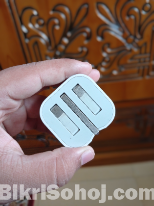 Apple Adapter (20W)